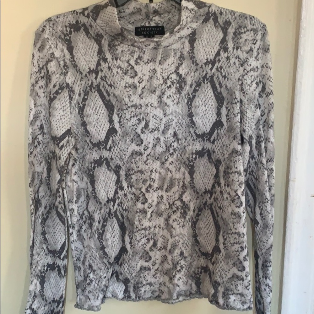 Long sleeve, cute shirt